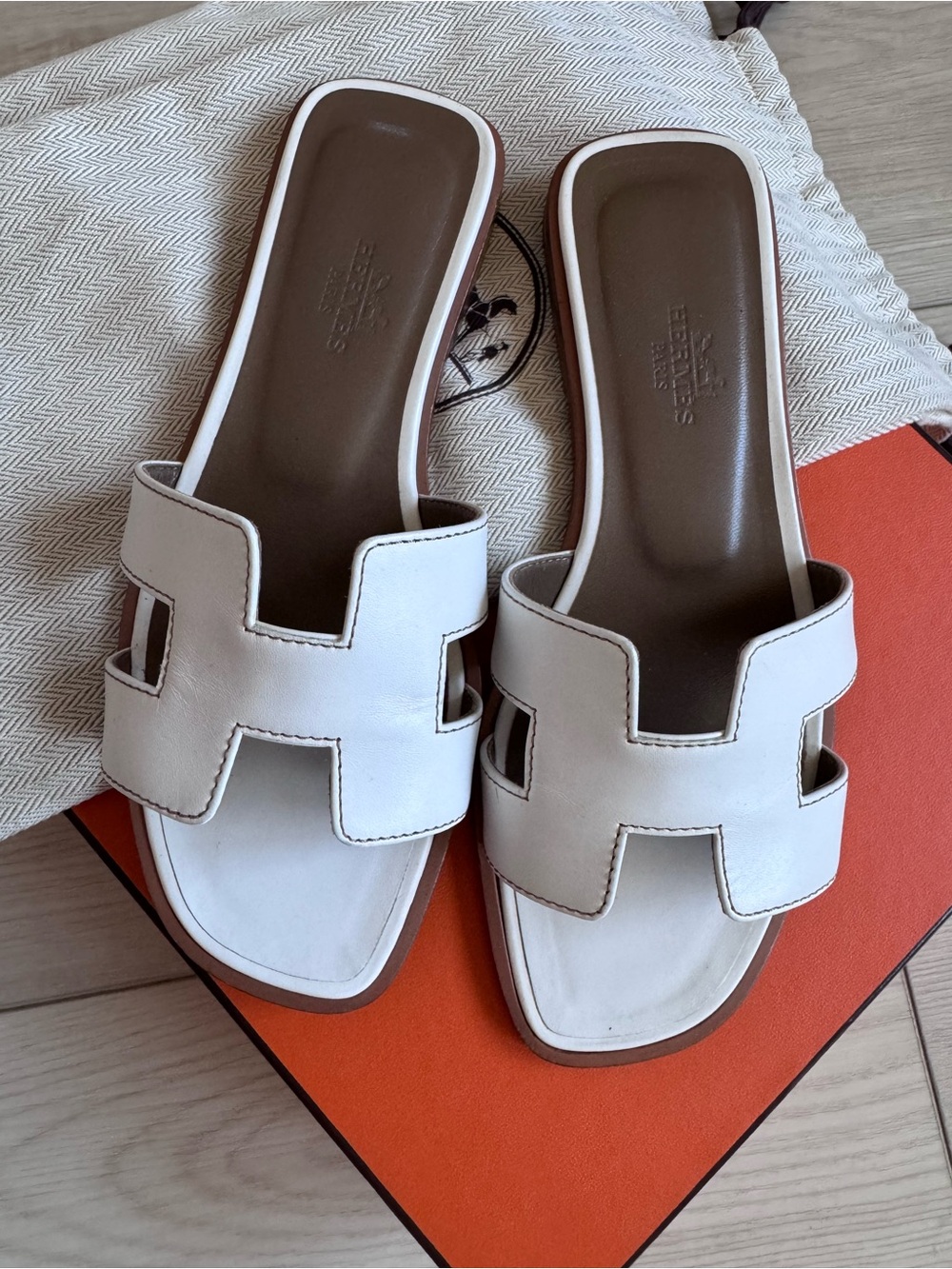 Hermes Oran Leather Sandals color Gold sz 34.5 - Picture 2 of 8